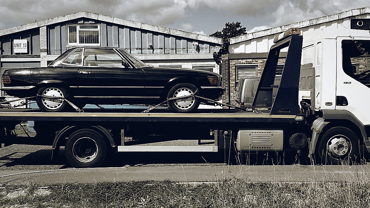 Classic Mercedes 560 SL transported by LTJ Transport classic car specialists Essex